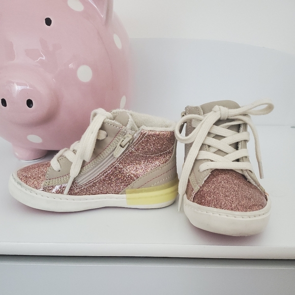 Sneakers - Picture 3 of 4